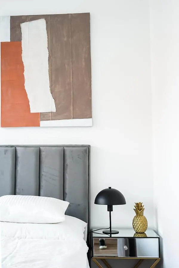 Central Apartment Budapest ~ Roof Terrace/Ac/Indoor Parking Ungarn
