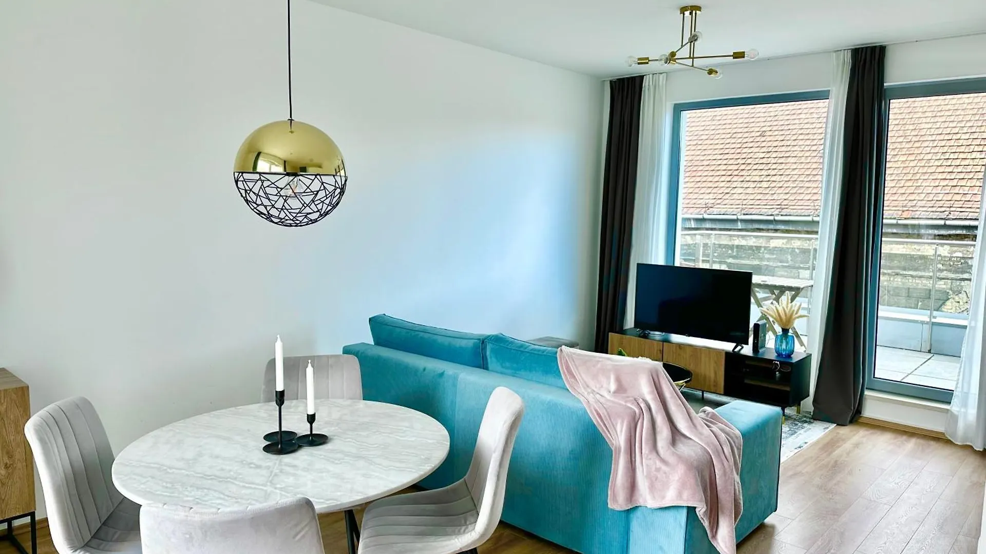 Central Apartment Budapest ~ Roof Terrace/Ac/Indoor Parking