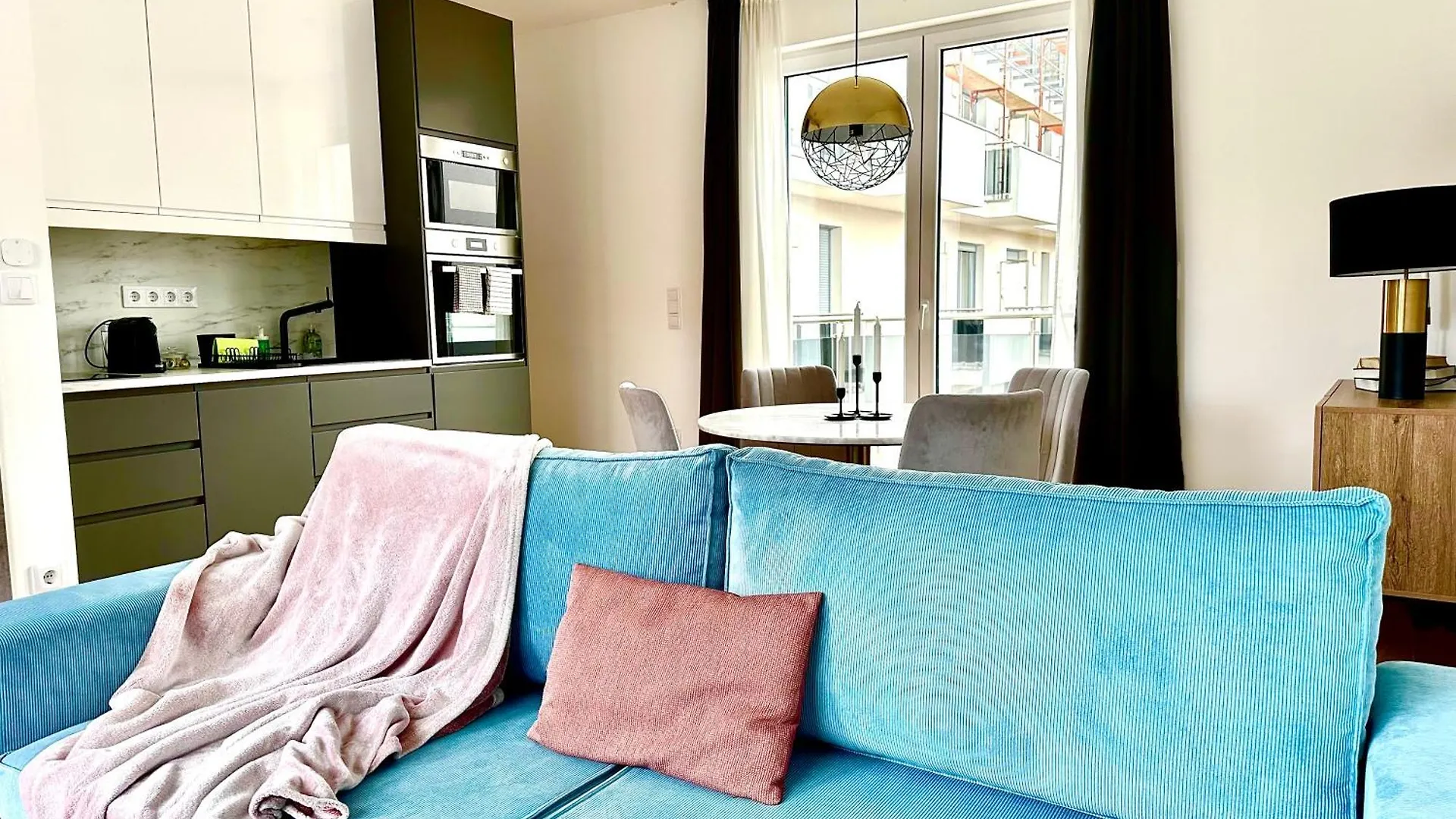 Central Apartment Budapest ~ Roof Terrace/Ac/Indoor Parking Ungarn