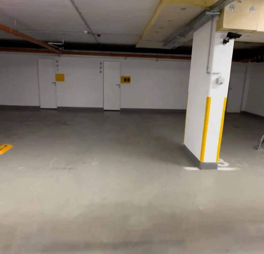 Central Apartment Budapest ~ Roof Terrace/Ac/Indoor Parking